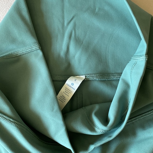 Lululemon cropped leggings - Picture 4 of 4